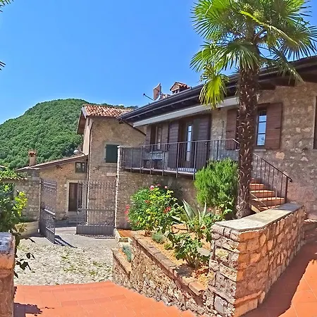 Holiday home Casa Cortili Garda Summer By Gardadomusmea *
