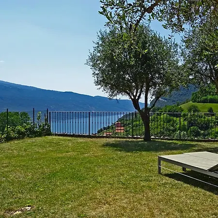 Casa Cortili Garda Summer By Gardadomusmea Pieve (Lombardy)