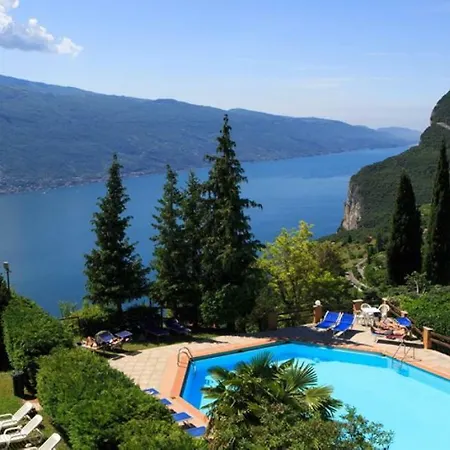 Casa Cortili Garda Summer By Gardadomusmea Pieve (Lombardy)